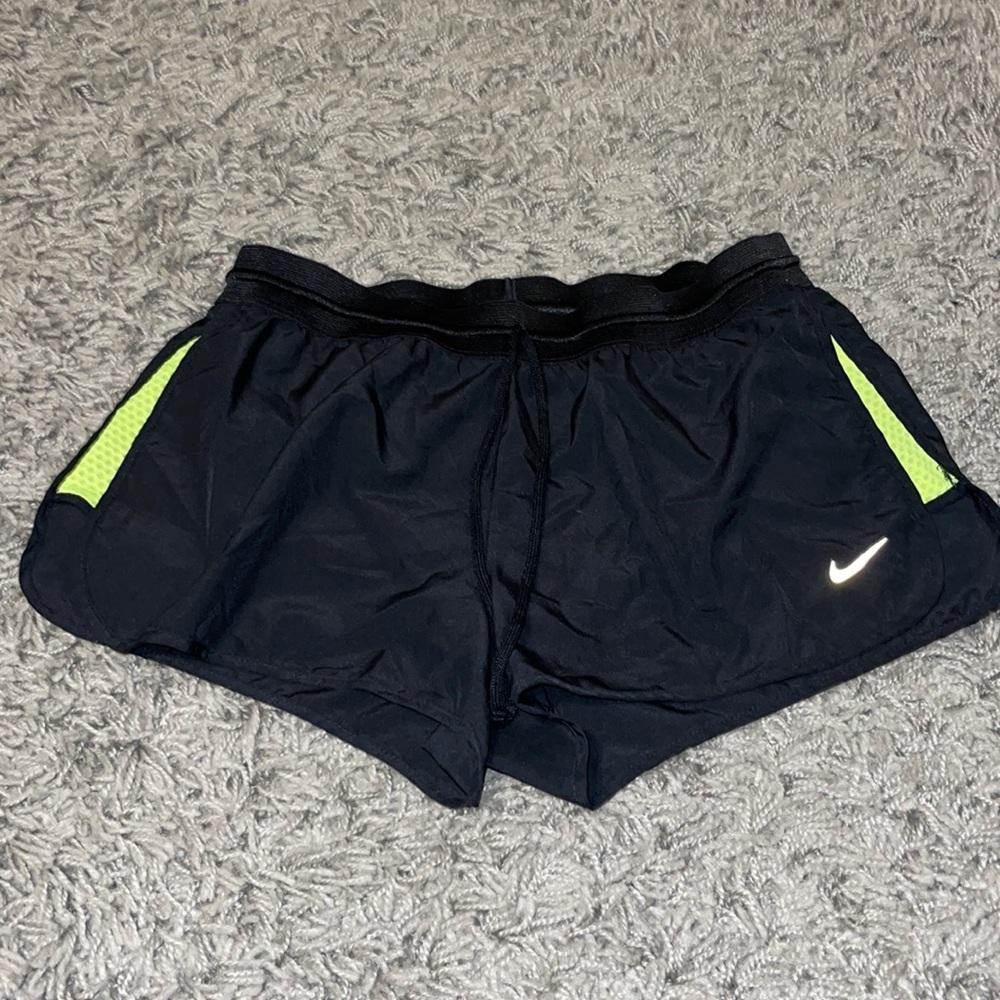 Women’s nike dri-fit athletic shorts size M